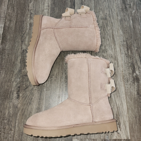UGG Bailey Bow Boots - Picture 8 of 15